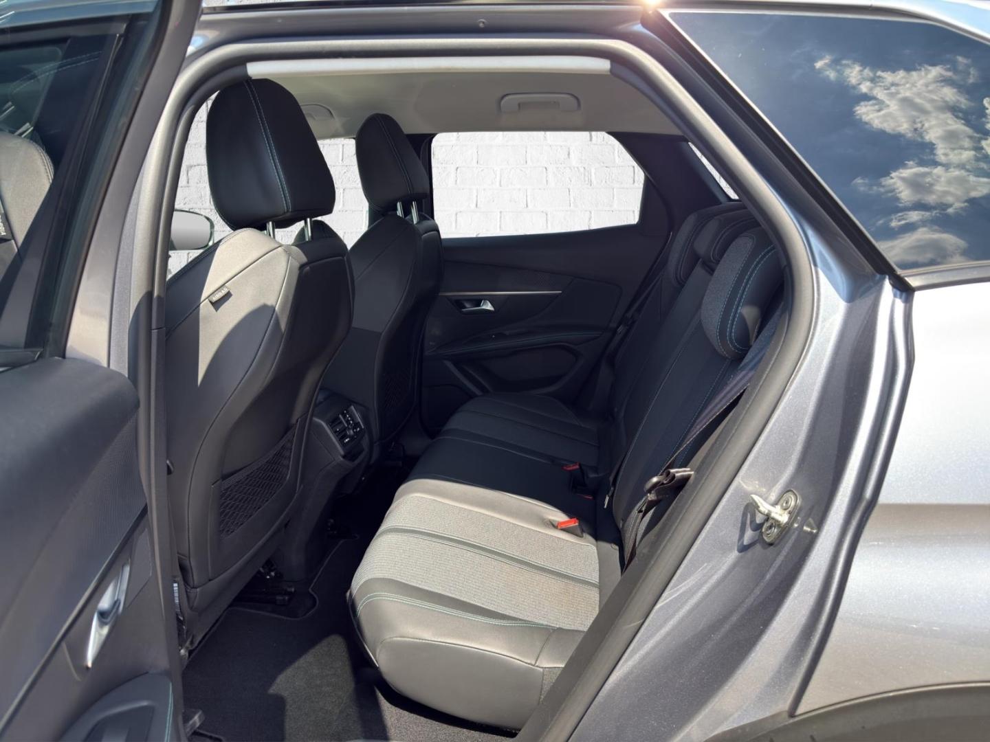 Peugeot 3008 PureTech 130 1,2  Allure Navi/LED