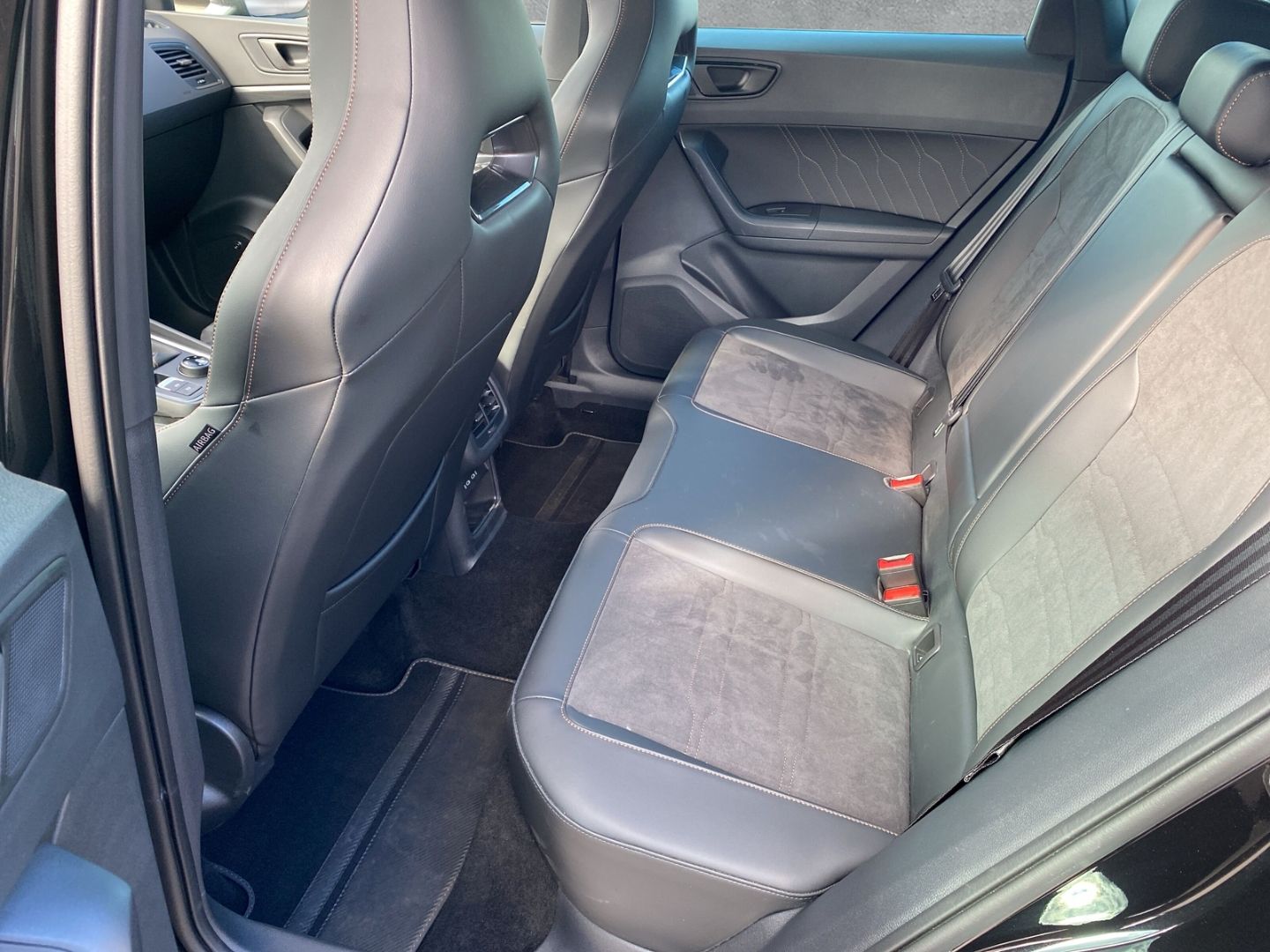Fahrzeugabbildung CUPRA Ateca VZ 4Drive Raucherauto