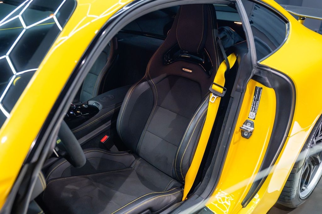 MERCEDES-BENZ AMG GT R*KERAMIK*BURM*MEMORY*CARBON*TRACK-PACK* MERCEDES-BENZ AMG GT R*KERAMIK*BURM*MEMORY*CARBON*TRACK-PACK*