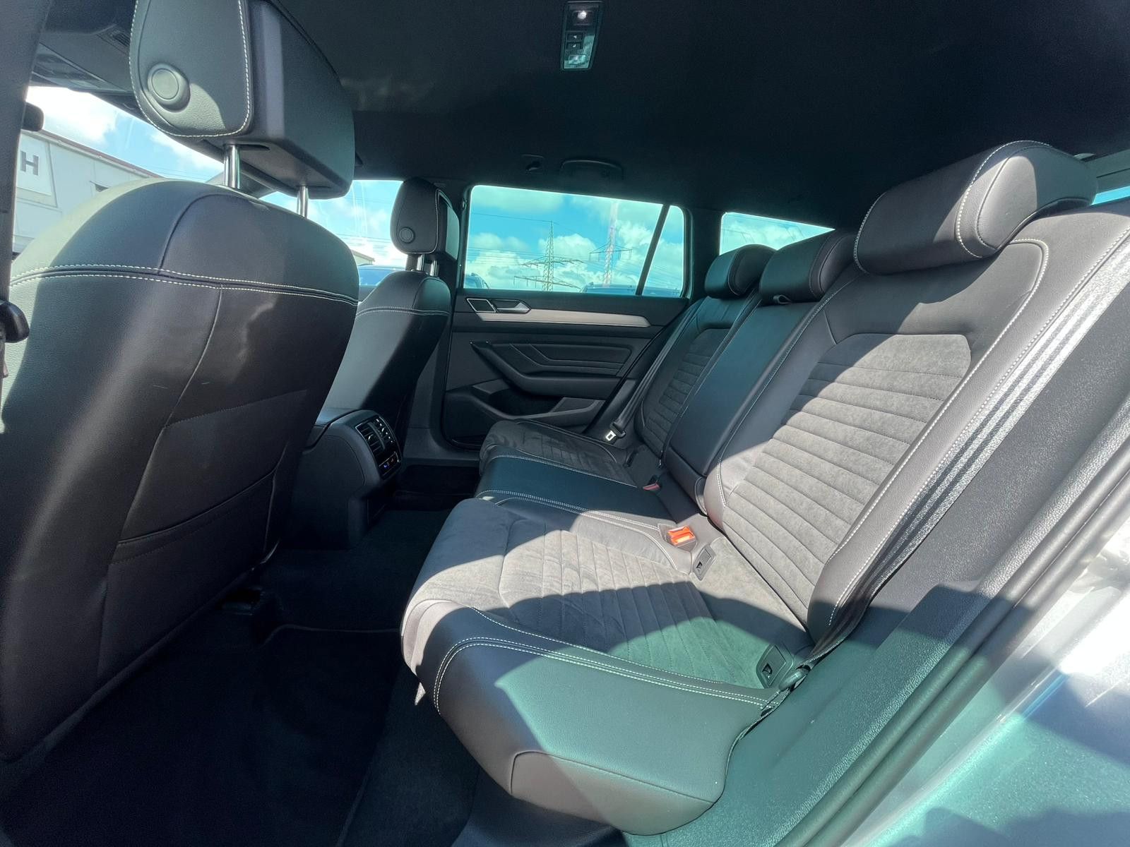 Fahrzeugabbildung Volkswagen Passat 2.0 TDI DSG Elegance MATRIX*AHK*ALCANTARA