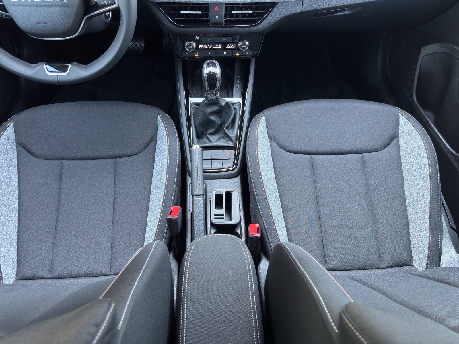 Fahrzeugabbildung SKODA Kamiq Balance 1,0 TSI 85 kW DSG AHK/MATRIX/ACC/