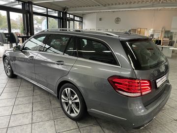 Mercedes E 200 - 4