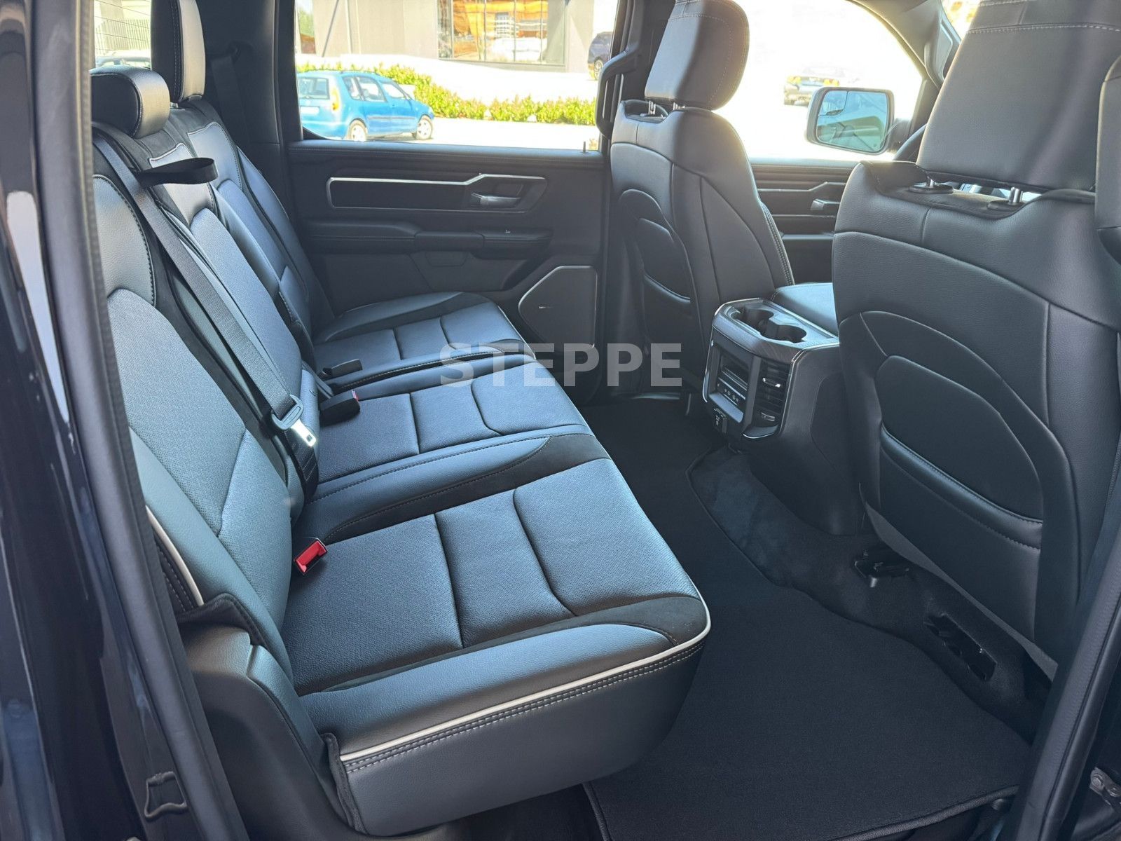 Dodge 2026 RAM 1500 5,7LV8 Night Safety Tech. AHK 22"