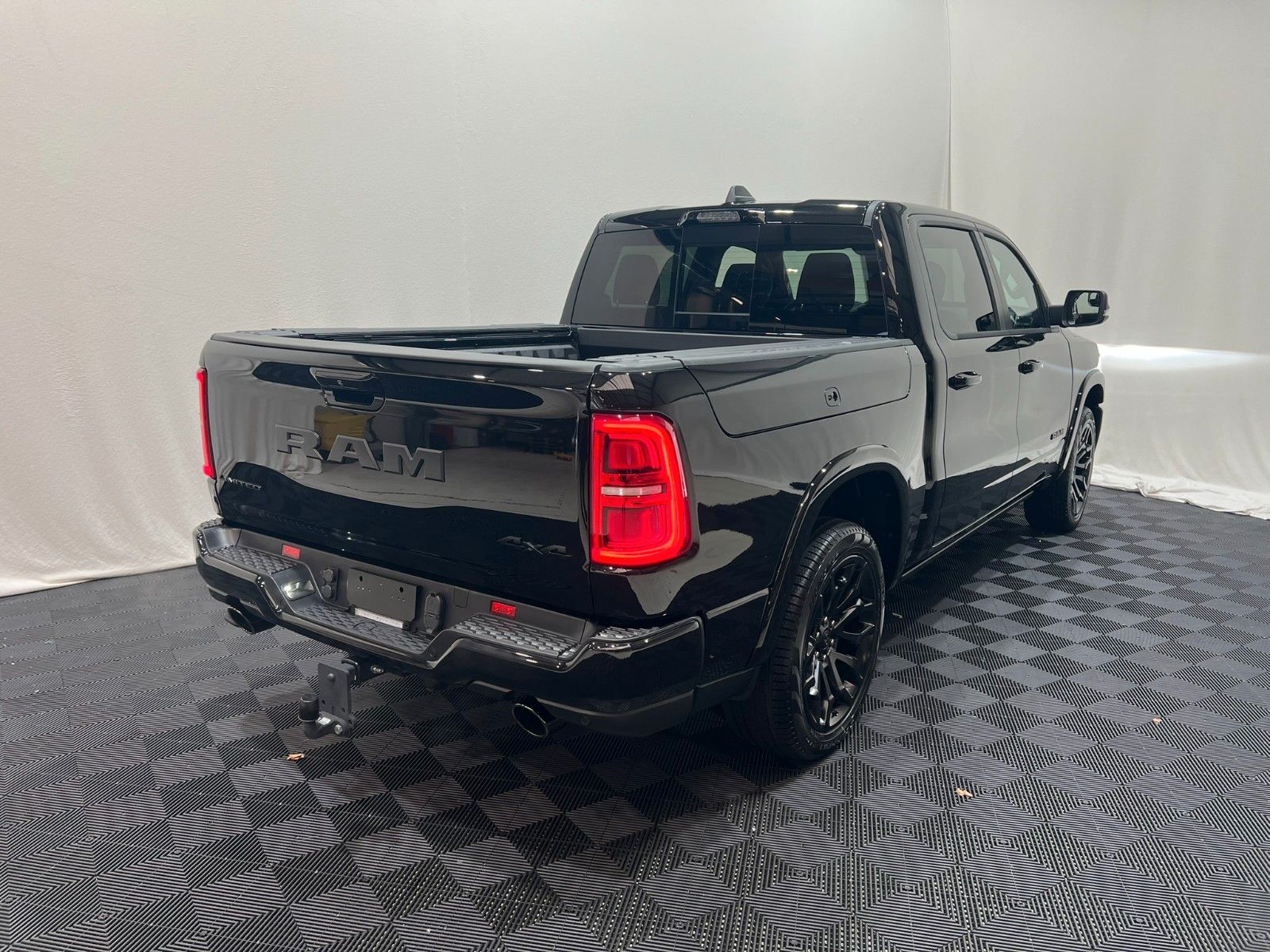 Fahrzeugabbildung Dodge RAM 1500 Limited Night  H/O 3.0L