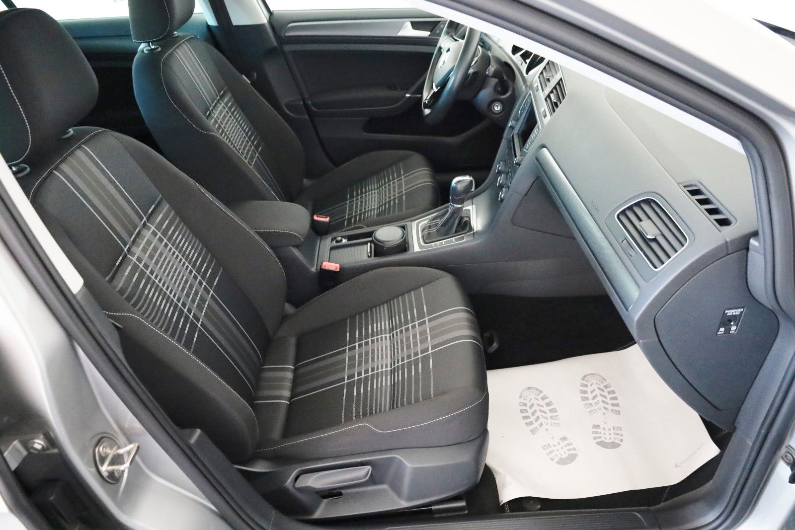 Fahrzeugabbildung Volkswagen Golf VII Lim. Lounge Navi,SH,PDC
