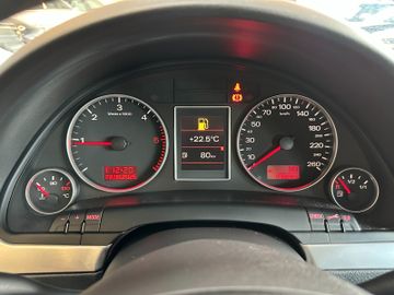 Audi A4 Lim. *TEMPOMAT*KLIMAAUTOMATIK*SitzHZ*