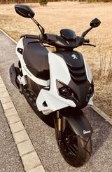 Peugeot Speedfight 4, EZ 2022, 2400km, grau, 1A-Zustand - PEUGEOT ROLLER SPEEDFIGHT 1