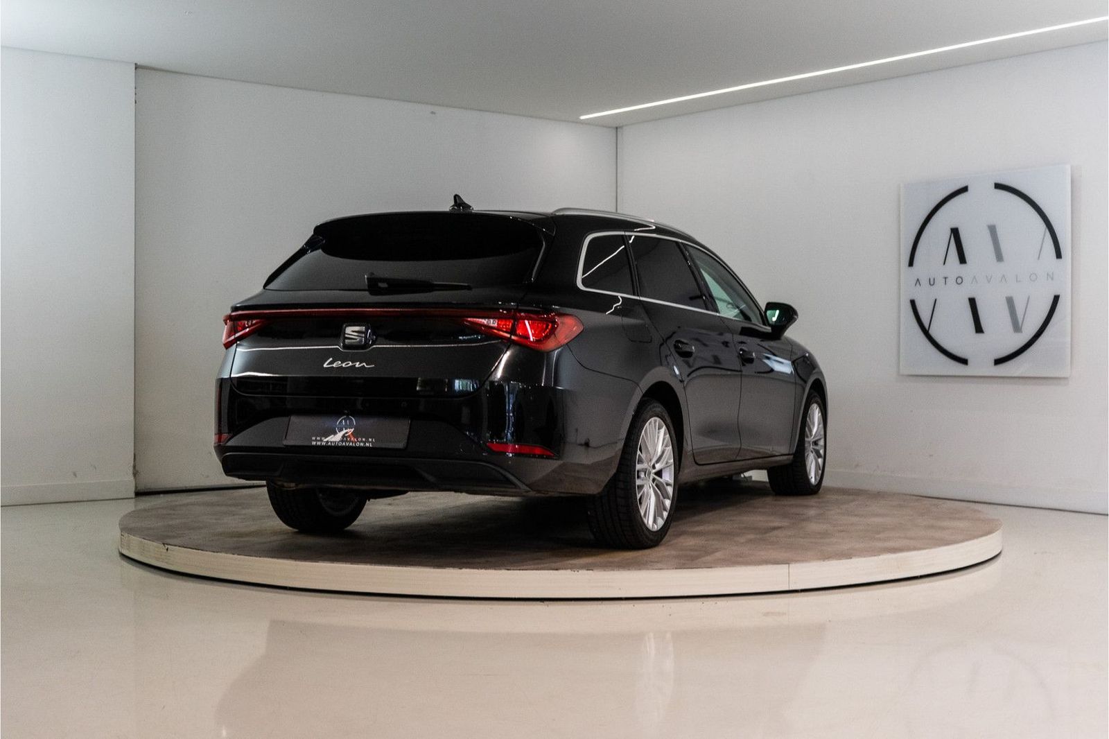 Seat Leon Sportstourer 1.5 eTSI Xcellence 150PK | LED imagem 3