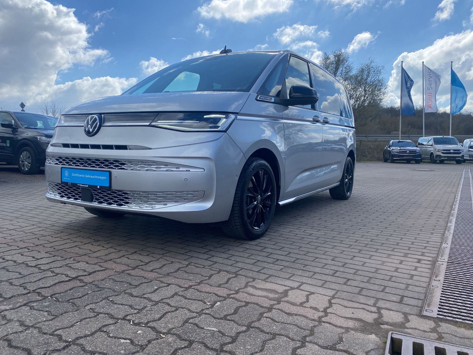 Fahrzeugabbildung Volkswagen T7 Multivan 2.0 TDI DSG Style MATRIX STANDHZG