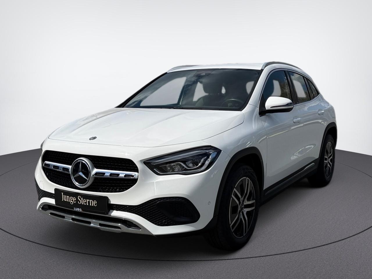 Mercedes-Benz GLA 200 PROGRESSIVE+AHK+RÜCKFKAM+KLIMAAUT+AMBIEN