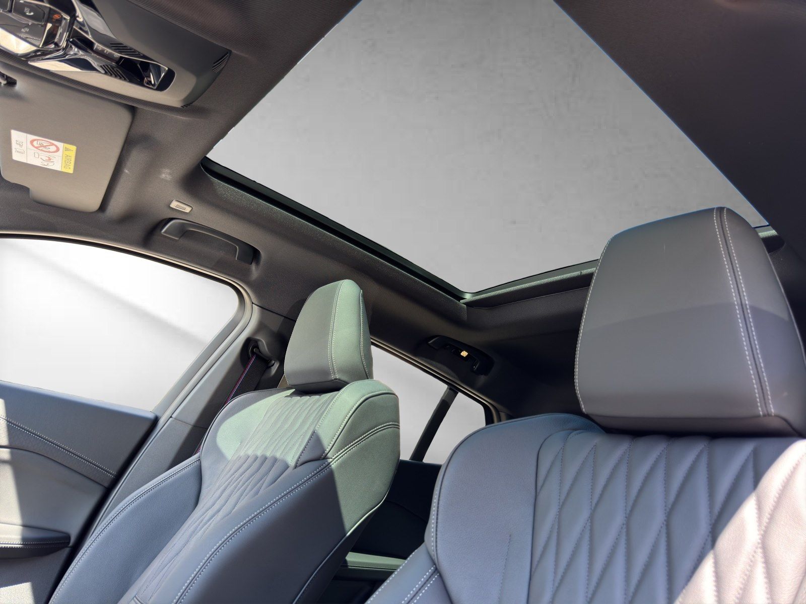 BMW iX2 - Bild 17