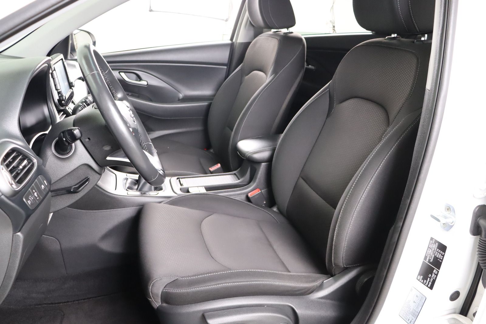 Fahrzeugabbildung Hyundai i30 T- GDi CW Family + * LED * Navi * DAB+ *