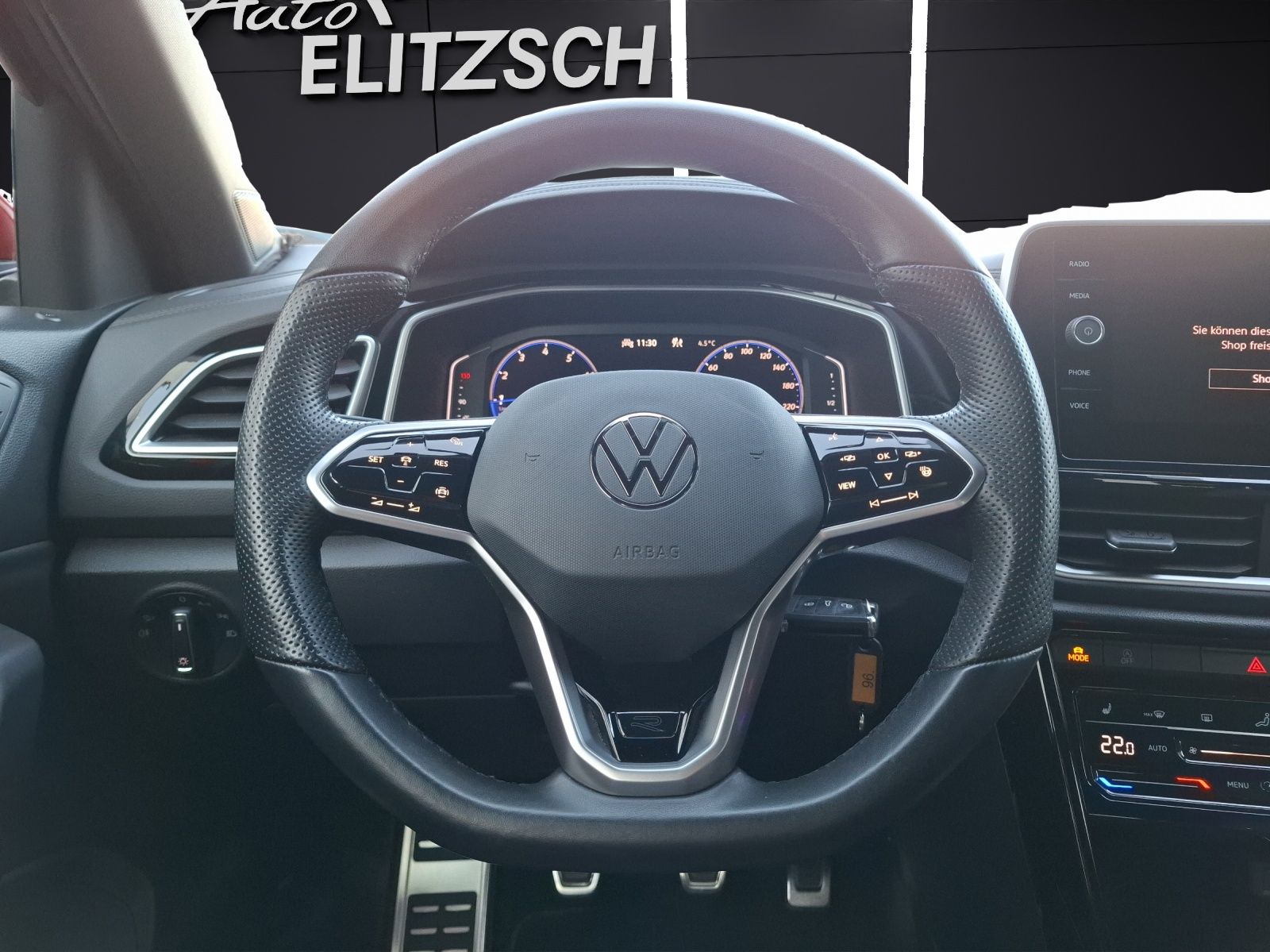 Fahrzeugabbildung Volkswagen T-Roc TSI R-Line LEDplus AID ACC APP SHZ 17"