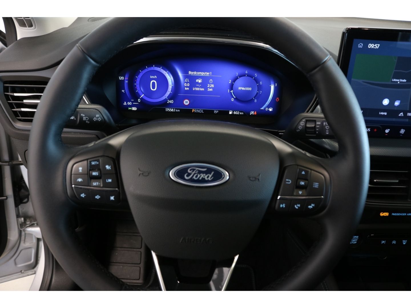 Fahrzeugabbildung Ford Focus Active X Schiebdach LED DAB totWinkel ASS