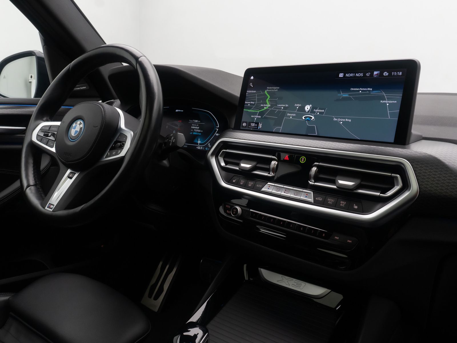 Fahrzeugabbildung BMW X3 xD30e M Sport 360&deg;HUD DAB H/K Panorama 19Zoll