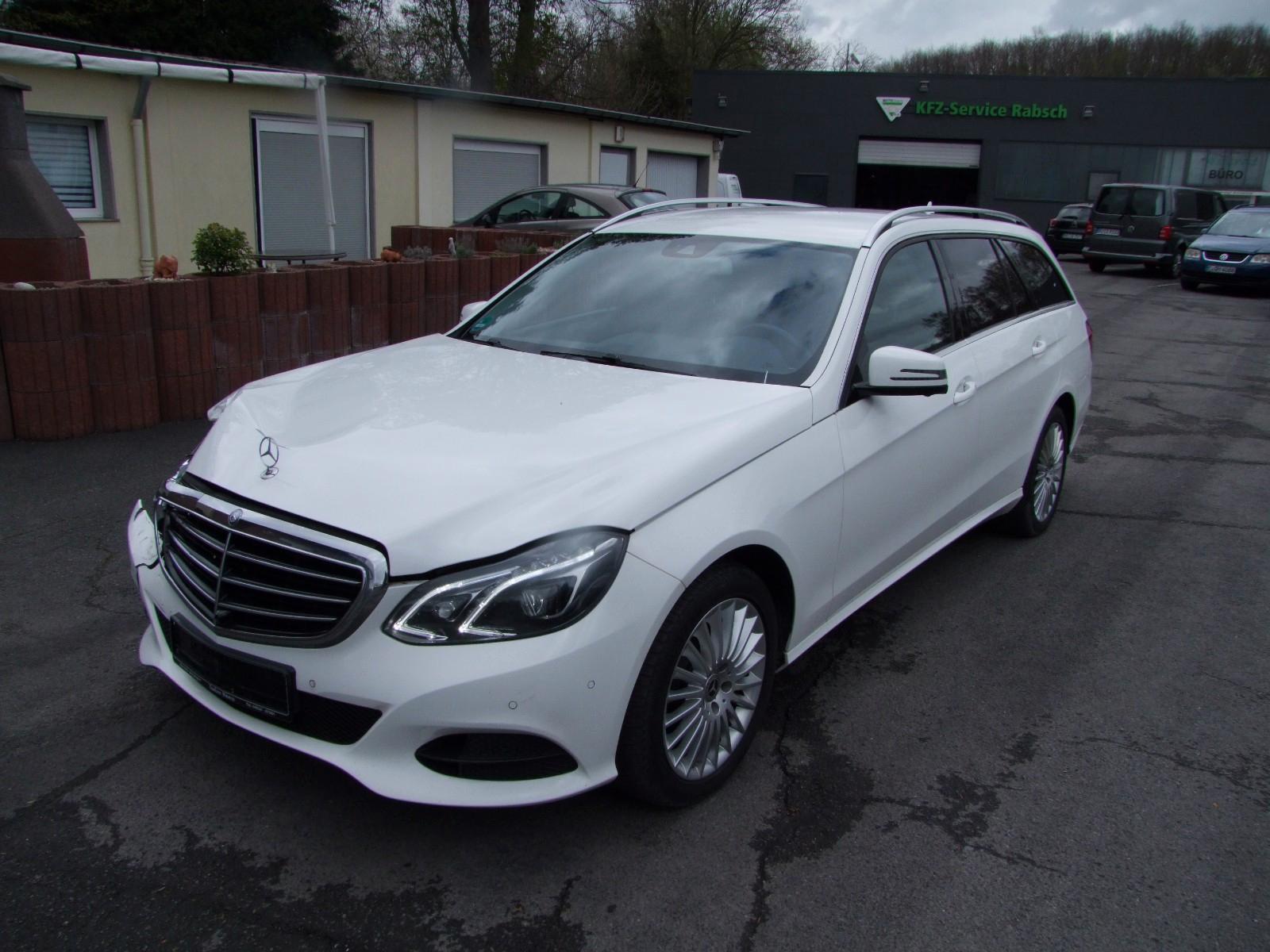 Mercedes-Benz E 220 E T-Modell E 220 BlueEfficiency BlueTec