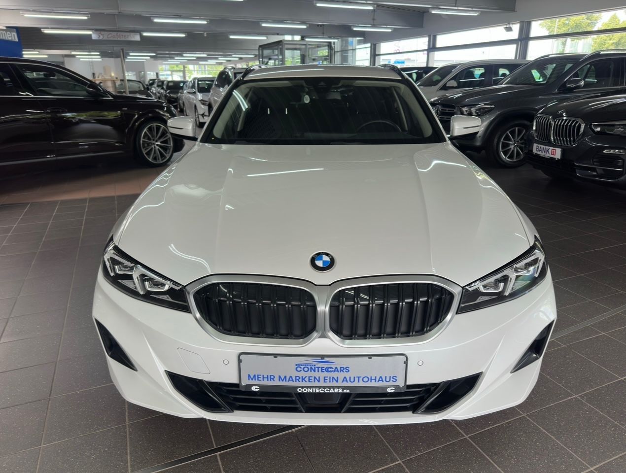 BMW 318d Touring Wenig km + Park Assist + DA Assist foto 3