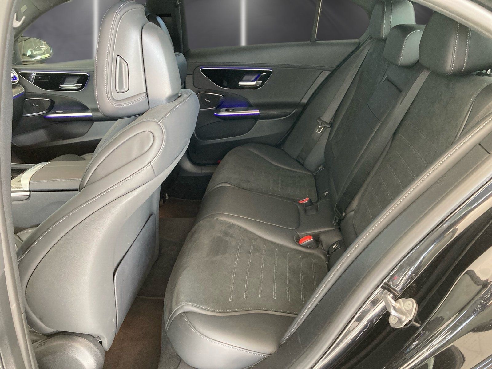Fahrzeugabbildung Mercedes-Benz C 300 e AMG*Distro*360°*DIGITAL*Sound*Night*Totw