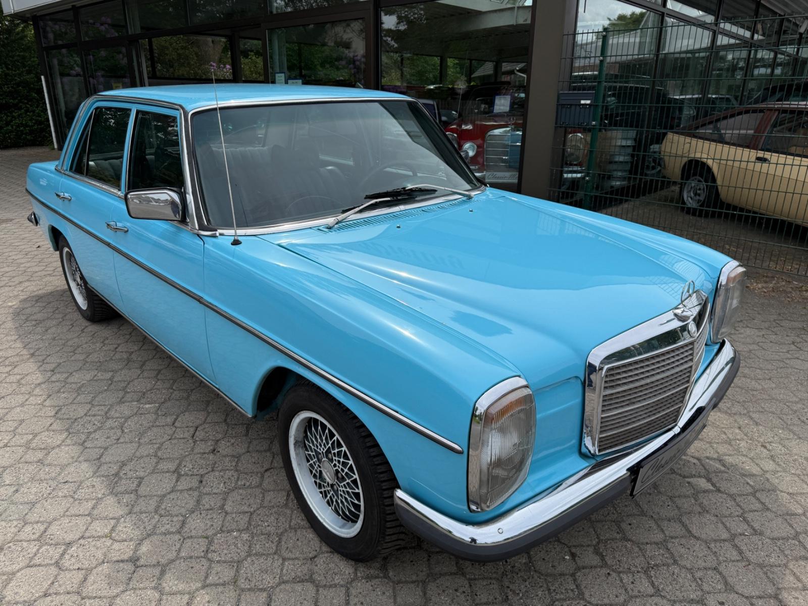 Mercedes-Benz 240 D /8