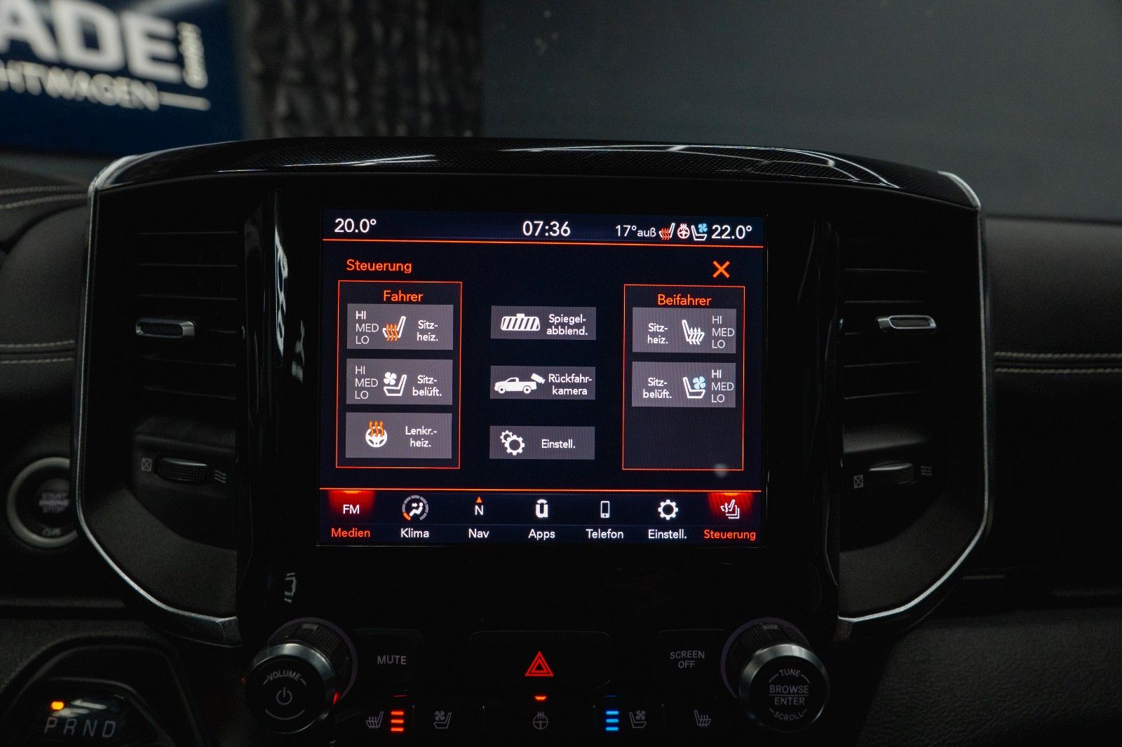 Fahrzeugabbildung Dodge RAM 5.7 V8 HEMI 4x4 NIGHT-Edition LARAMIE Sport