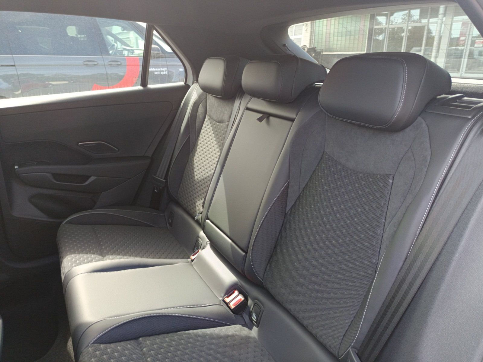 Volkswagen T-Roc - Bild 13