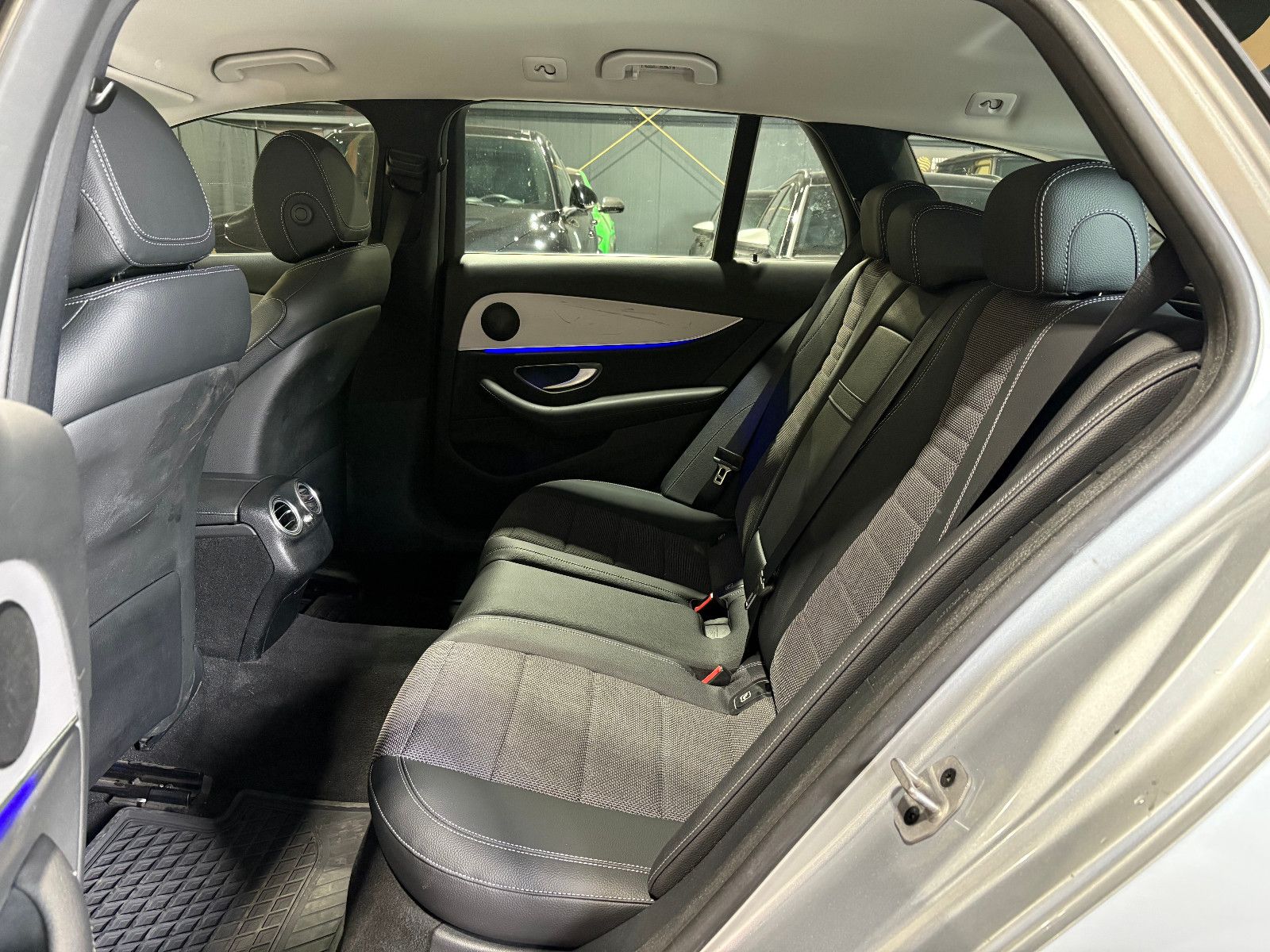 Fahrzeugabbildung Mercedes-Benz E 220 T-Modell d/NAVI/KAMERA/APPLE/AMBIENTE/ACC