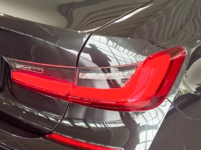 BMW 330 i M Sport+StandHZG+Laserlicht+Schiebedach foto 8
