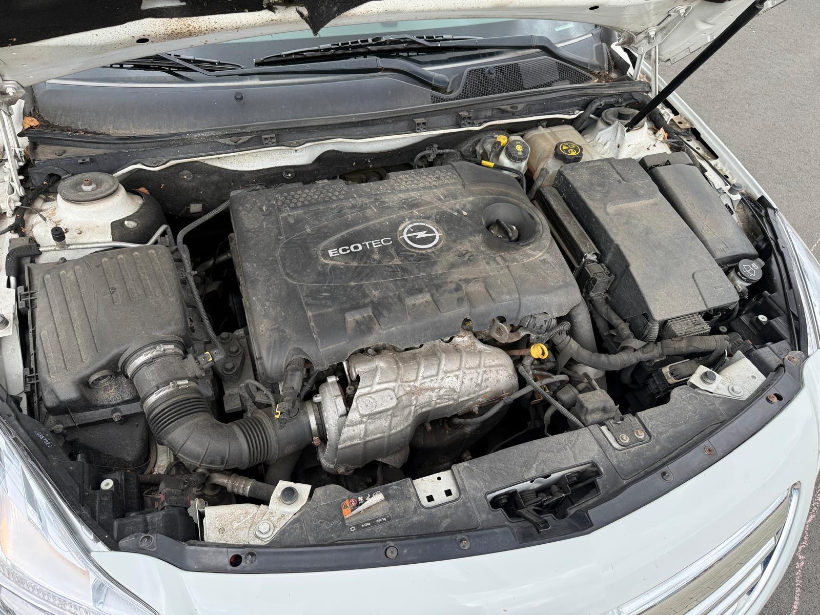 Opel Insignia 2012 — photo 29