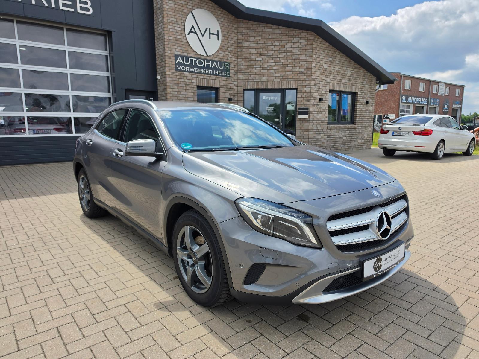 Mercedes-Benz GLA 200 Urban TÜV Neu/Bi-Xenon/Navi/Allwetterr.