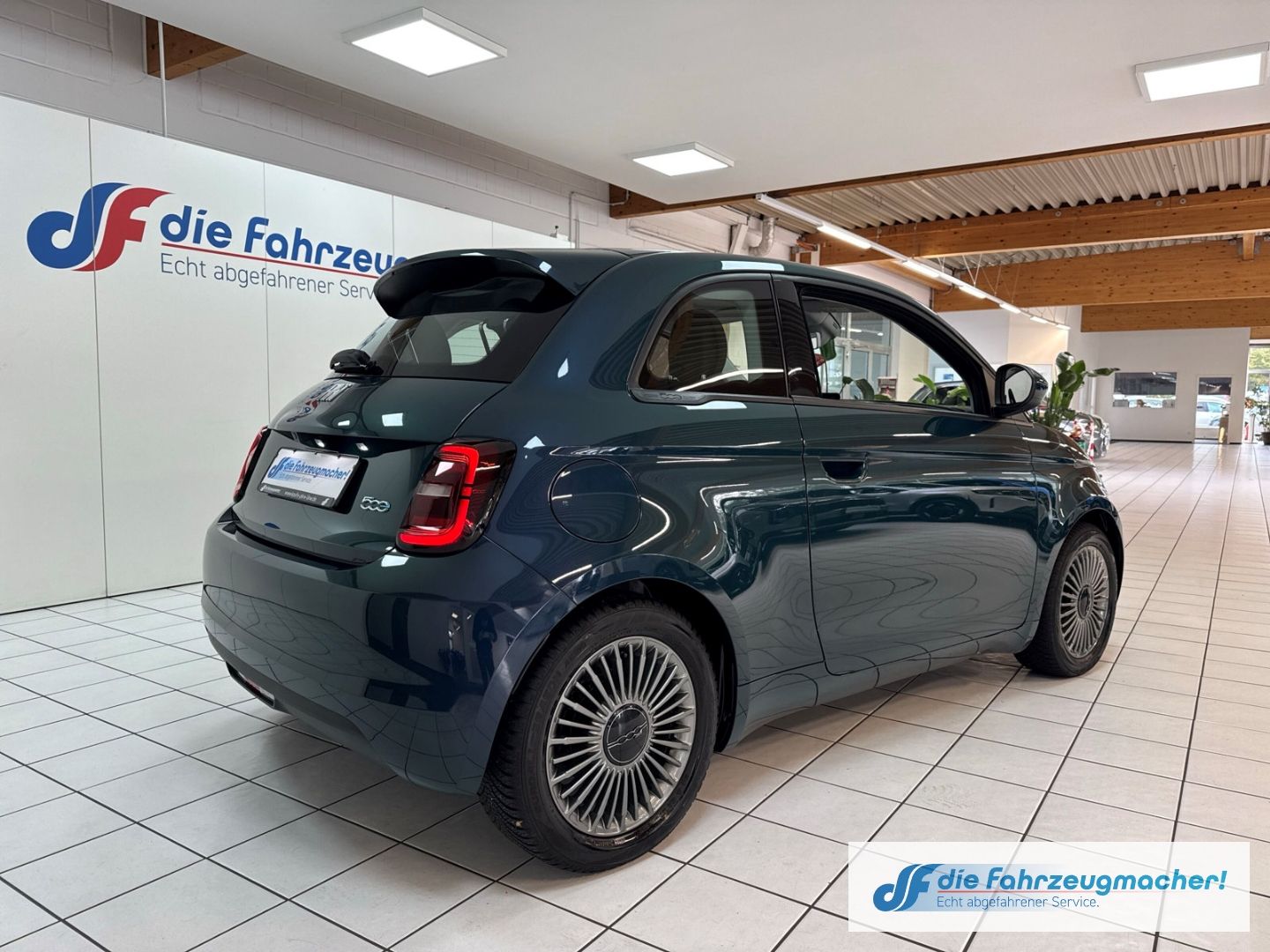 Fahrzeugabbildung Fiat 500 e Icon Navi Digitales Cockpit Memory Sitze A