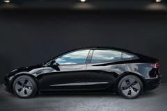TESLA Model 3 Standard RWD*WMP*ACC*LED*2.Hand*8-fach