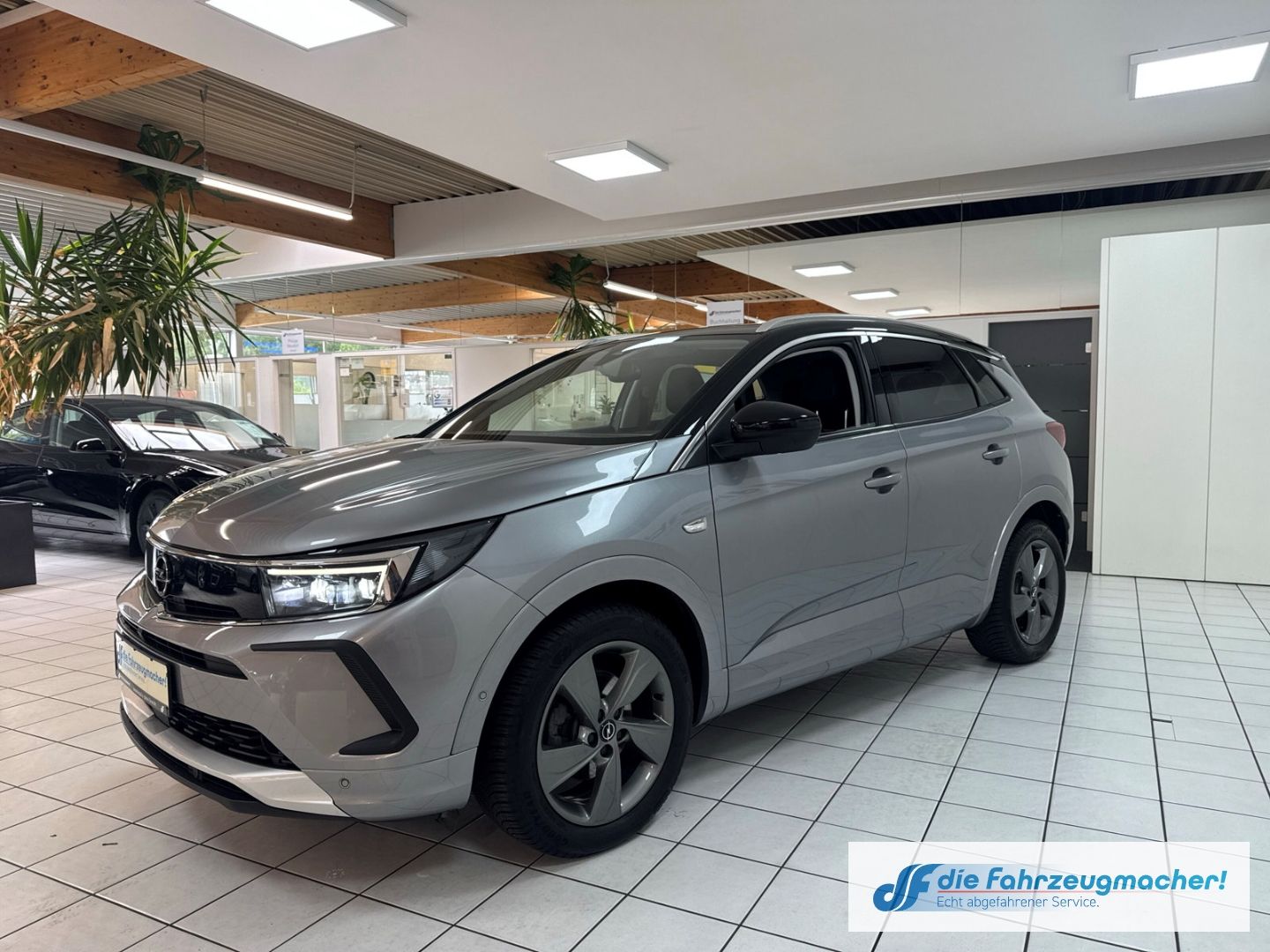Fahrzeugabbildung Opel Grandland Ultimate 1.5 DNavi Leder Kamera Klimas