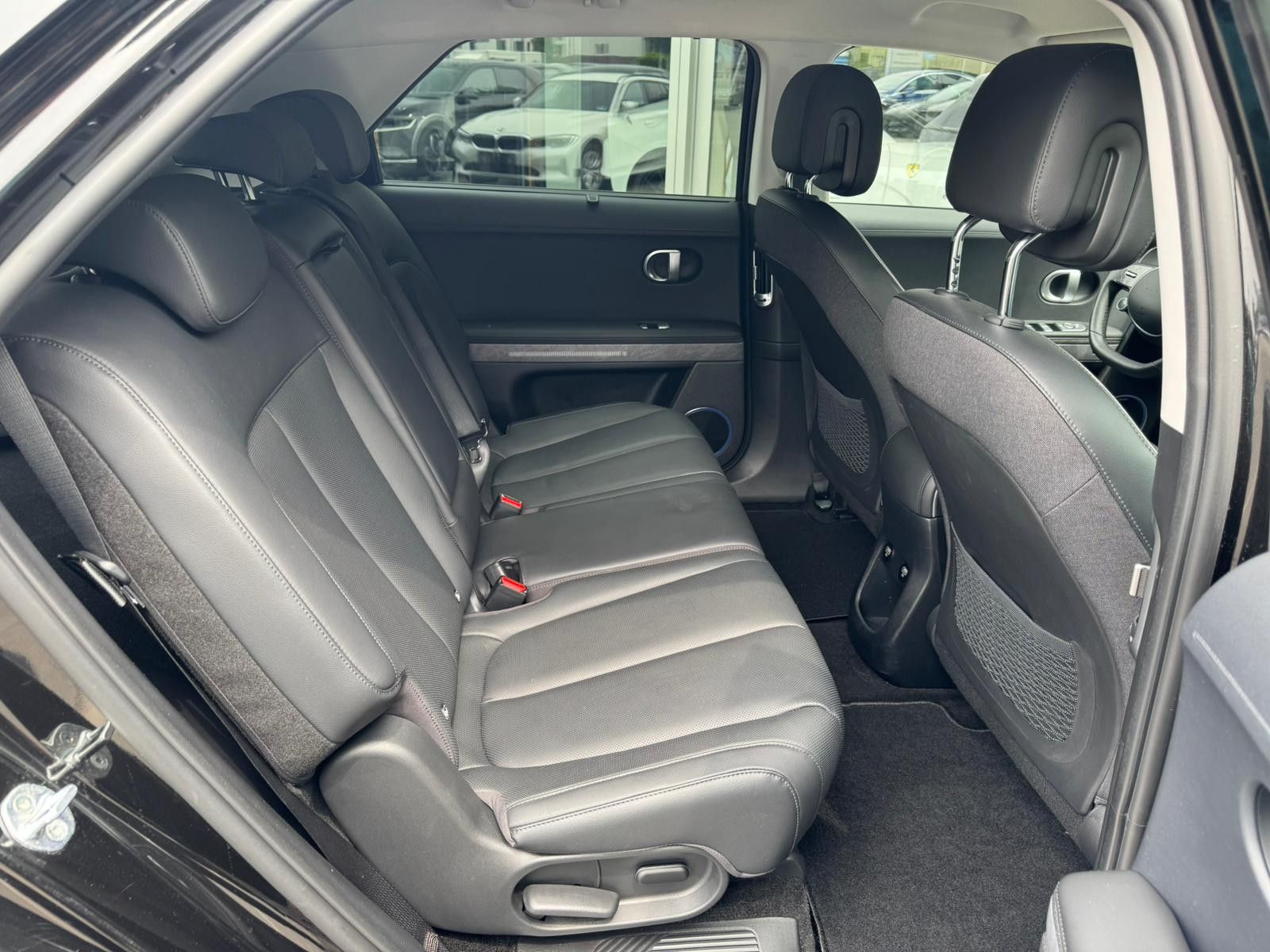Fahrzeugabbildung Hyundai Ioniq 5 Uniq 4WD MEMO+LED+SHZ+HEAD+NAV+ACC+360°
