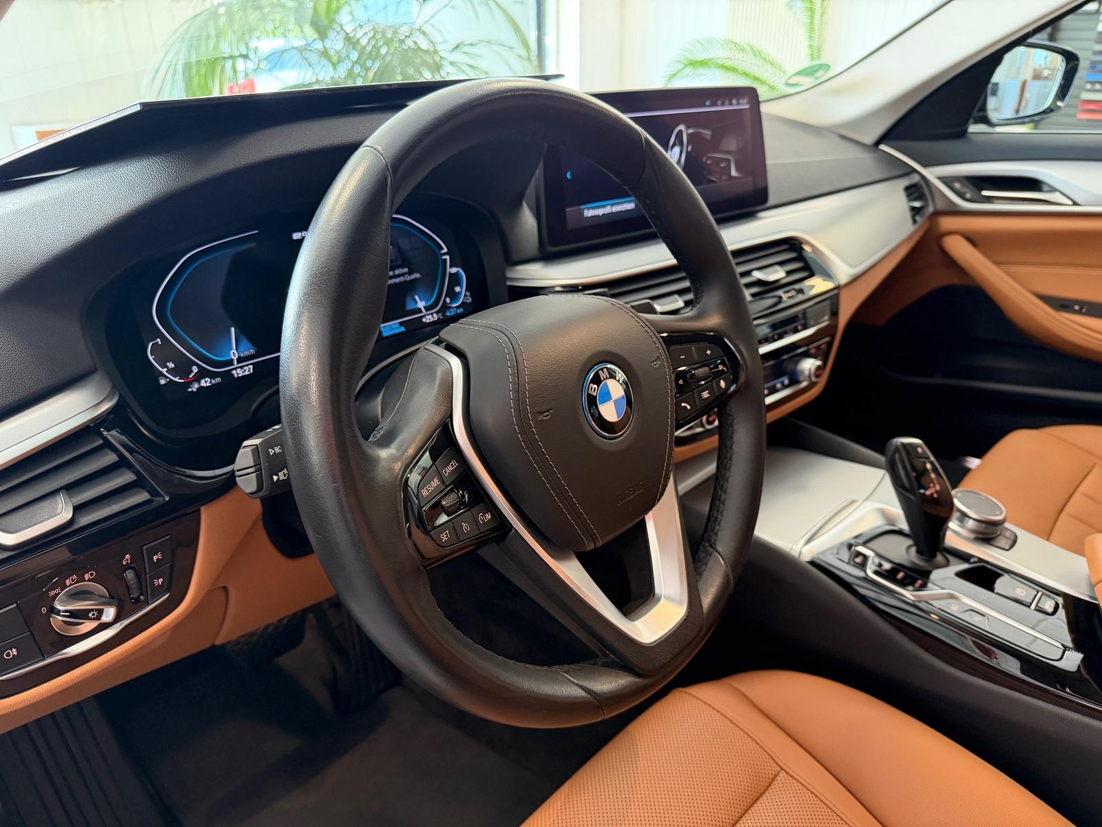 BMW 530e iPerformance Navi LED BT Driving Assistant