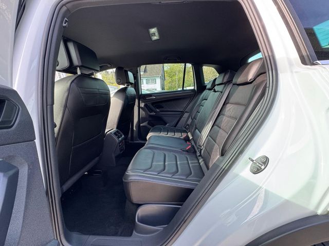 Tiguan R-Line 2,0 TDI DSG 4MOTION / Matrix / AHK