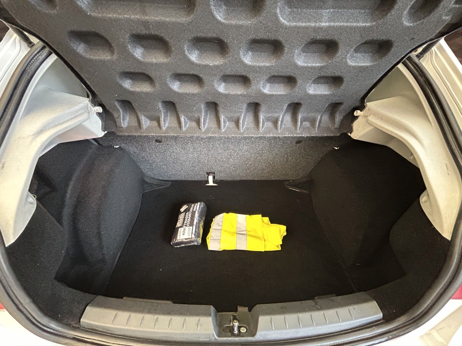 Fahrzeugabbildung SEAT Ibiza Lim. Reference/Klima/ TÜV Neu /