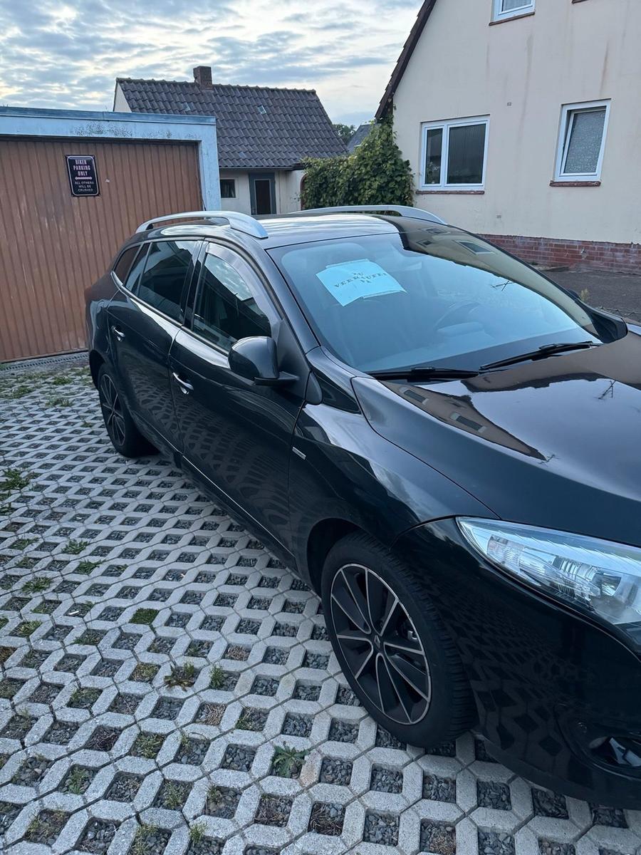 Renault Megane 2012 — rear view