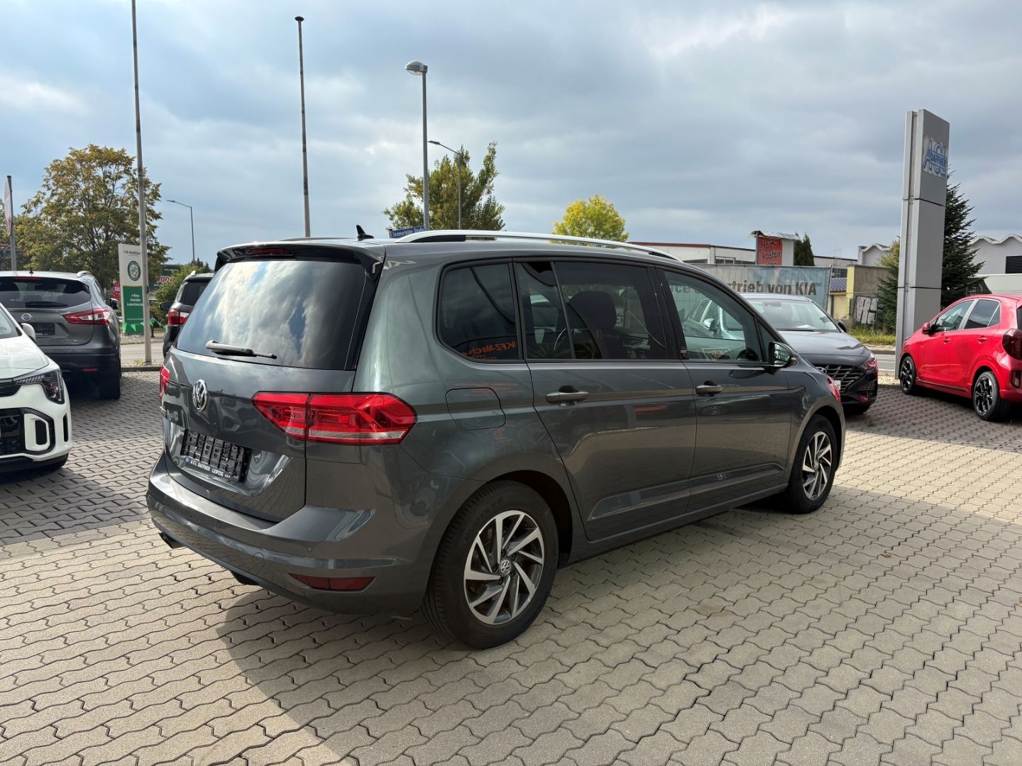 Fahrzeugabbildung Volkswagen Touran 1.6 TDI Comfortline BMT Start-Stopp