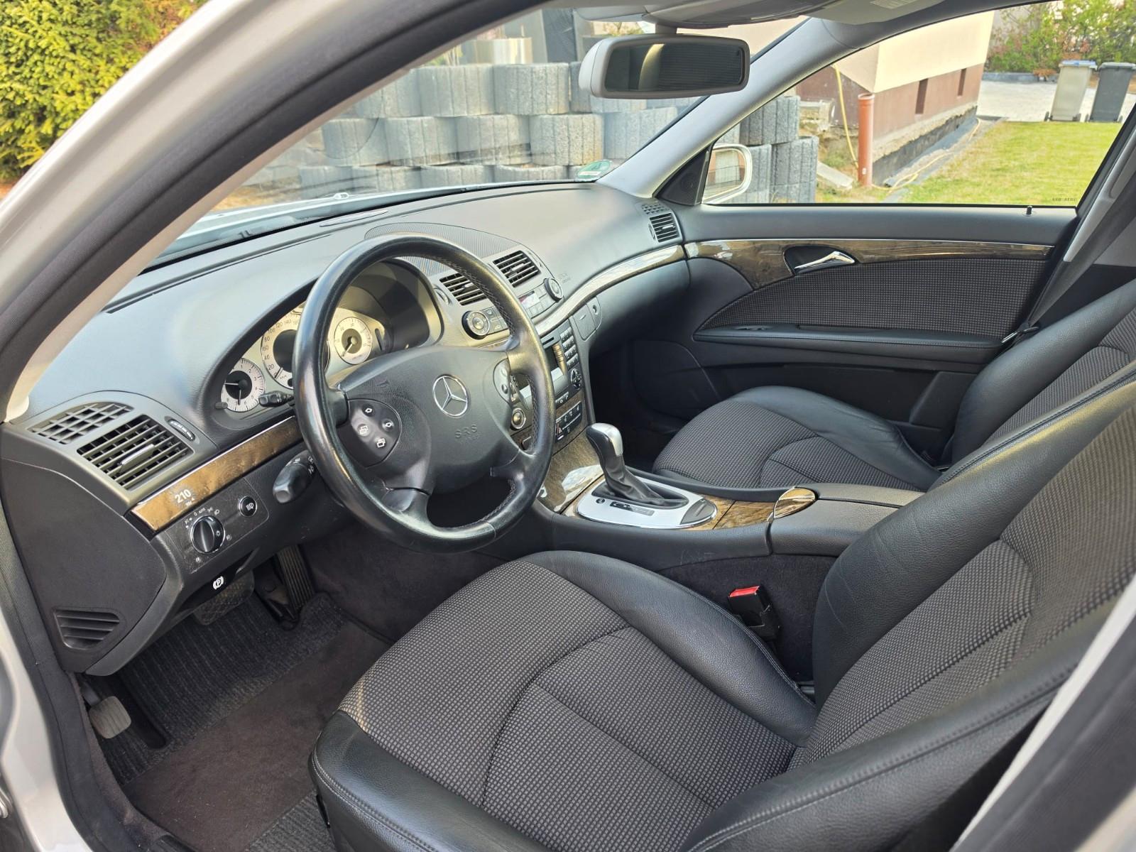 Mercedes-Benz E 220 CDI Avantgard
