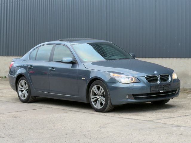 BMW 525i*Schiebedach*Xenon*Scheckheft*Soft close