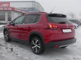 Peugeot 2008 1.2 PureTech Allwetter Navi Kamera Tempomat - Peugeot 2008 mit Benzin-Antrieb: Geländewagen
