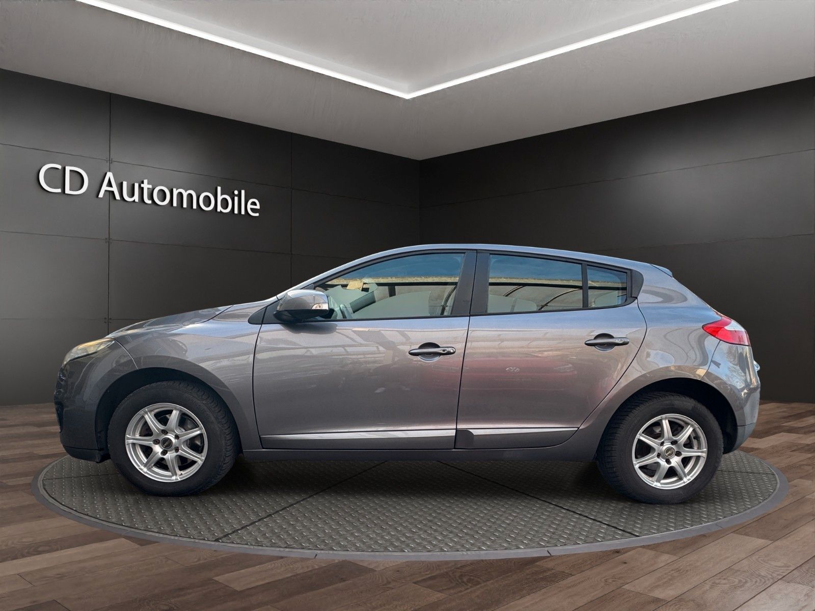 Fahrzeugabbildung Renault Megane III Lim. 5-trg. Paris Klima/Navi/TÜV NEU/