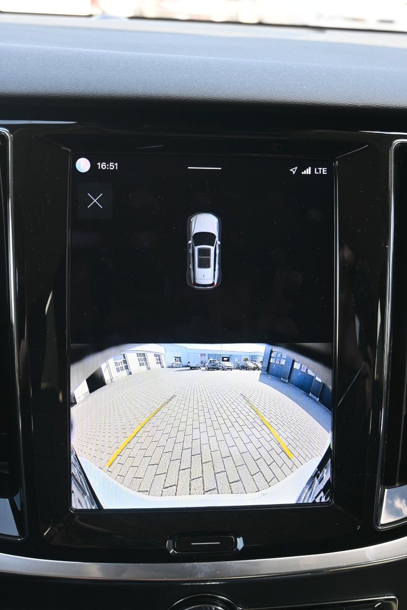 Fahrzeugabbildung Volvo V60 T6 Plus Dark AWD*AHK*Elekt.Sitze*75KM RW*