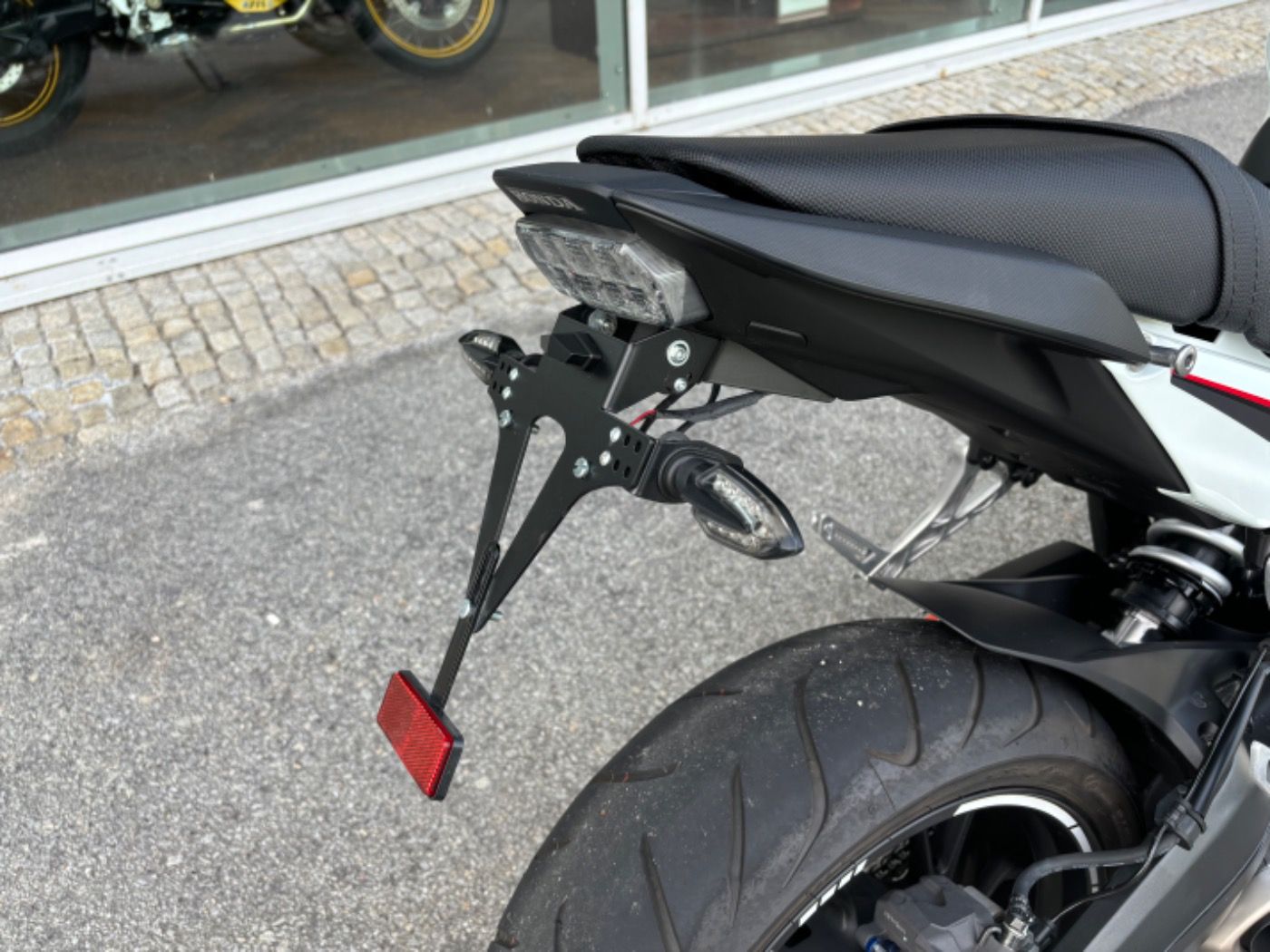 Fahrzeugabbildung Honda CB 650 F wenig km, sehr gepflegt kurzer KZH