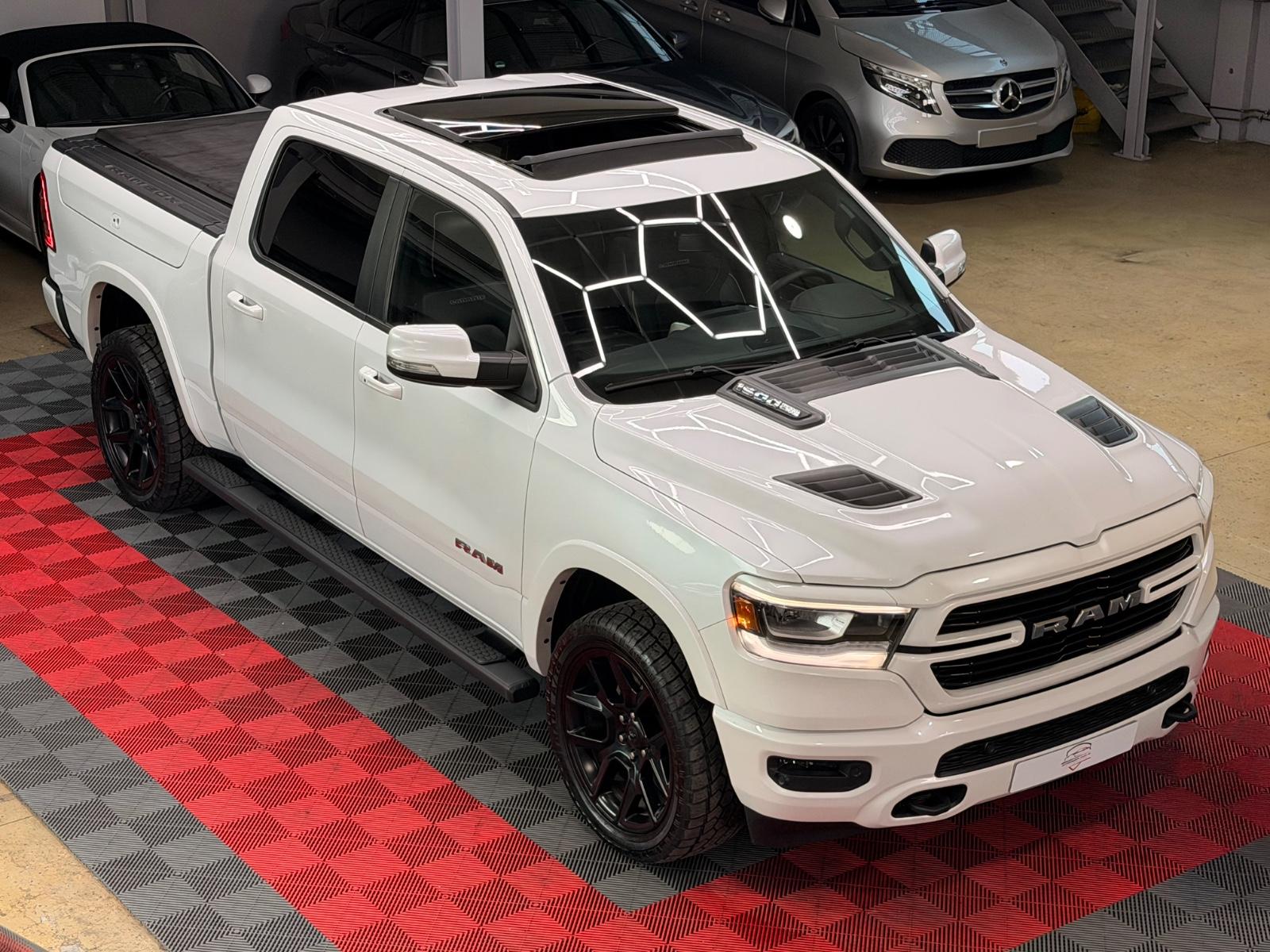 Dodge RAM 1500 5.7 HEMI 4X4 LARAMIE PANO LPG RAM-BOX