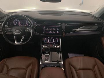 Audi Q8 - 10