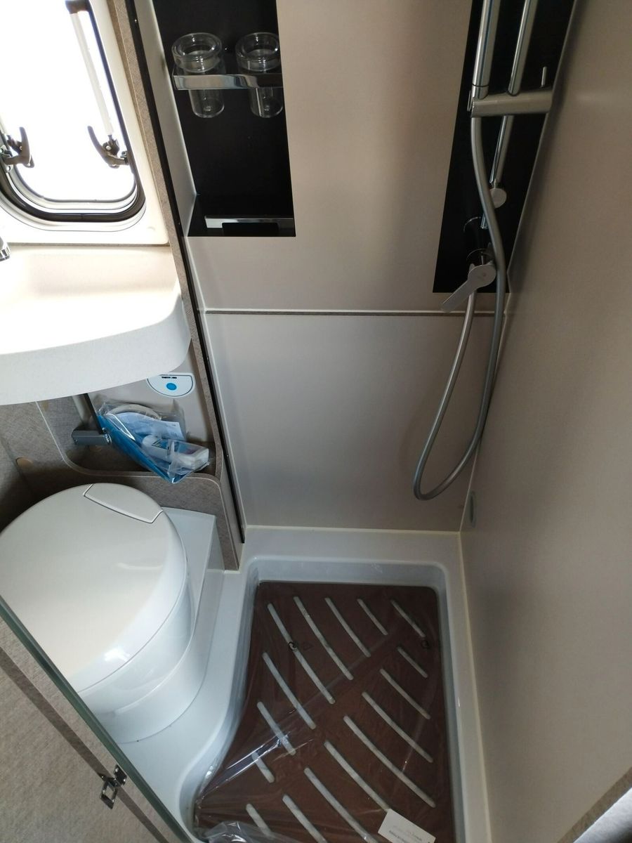 Fahrzeugabbildung Karmann Davis Lifestyle DA 591 LS Markise und Skyroof