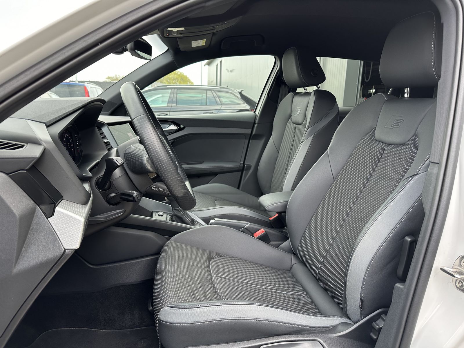 Fahrzeugabbildung Audi A1 35 TFSI S-Line Aut. NAV+LED+KAMERA+DIGDISPLAY