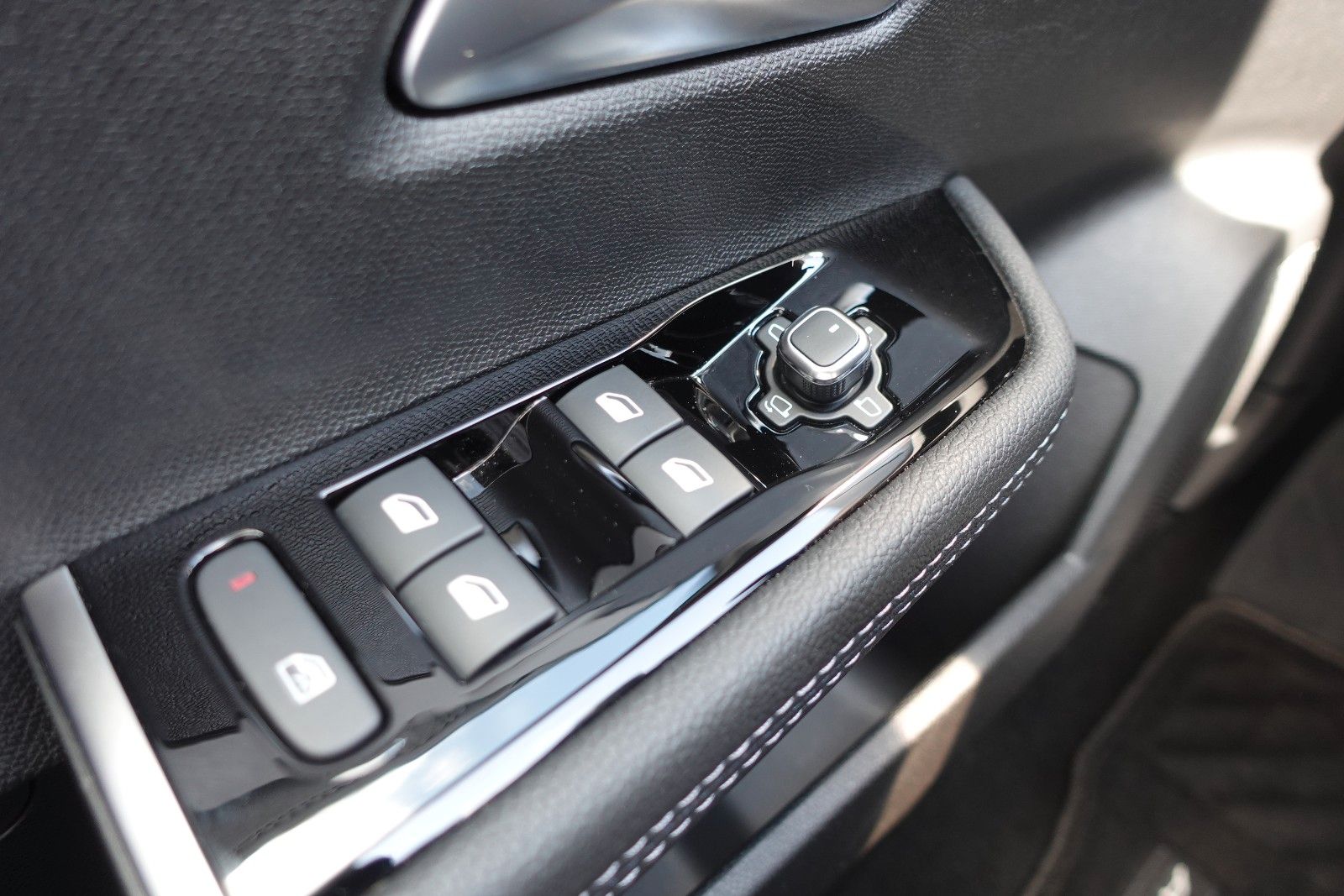 Fahrzeugabbildung Opel Astra L Sports Tourer Elegance PHEV,PP, RFK