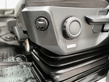 Fahrzeugabbildung Volkswagen Crafter Kasten 35 mittel#ACC#Klima#Kamera#StHz.